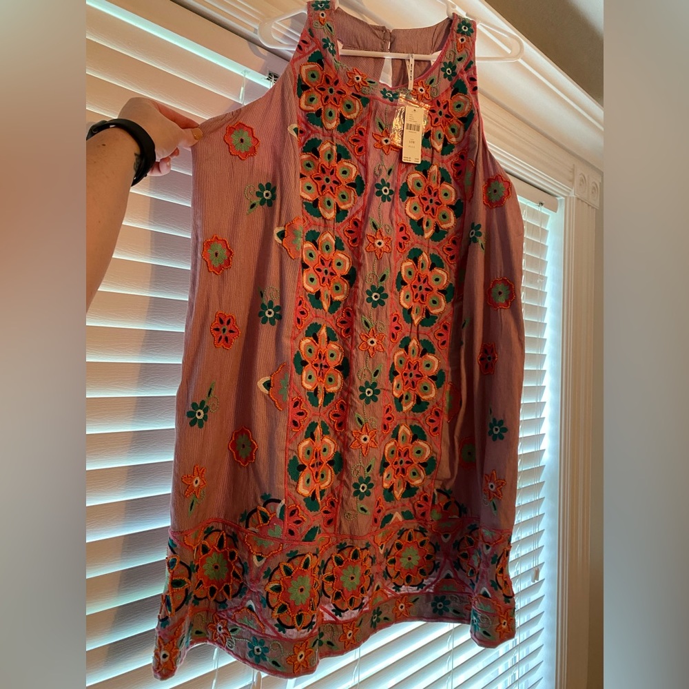 Purchased last year for vacation and didn’t wear!